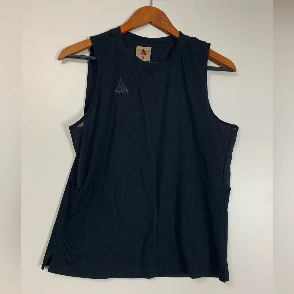 Nike ACG Tank Womens Medium Mesh Lining Muscle Shirt Black Workout Gym Tanktop